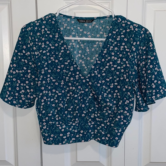SHEIN Green Floral Print Crop Top - Picture 1 of 4
